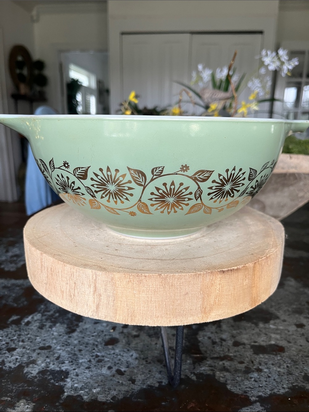 Vintage 1960’s Pyrex bowl